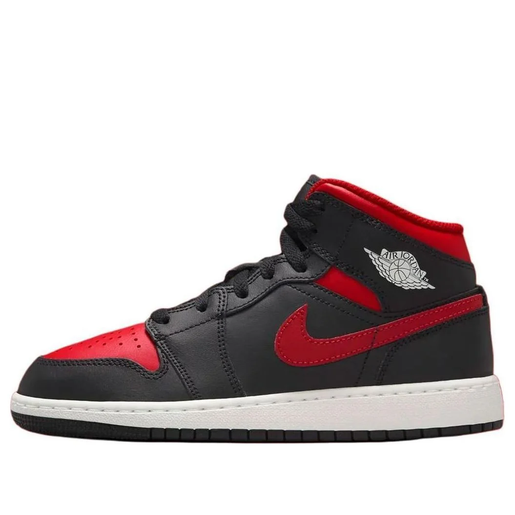 Air Jordan 1 Mid 'Bred' DQ8426-067